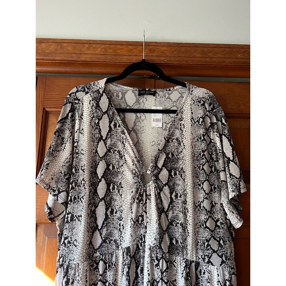 NWT Lane Bryant Women's Snake Skin Printed Fit & Flare Dress White/Black 22/24 - Picture 3 of 11